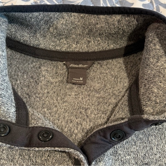 Eddie Bauer Men's Heather Gray Crewneck Sweater - Picture 4 of 5